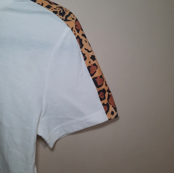 SHEIN: White Crop Top with Leopard Print Accent | Size Small - Picture 2 of 3